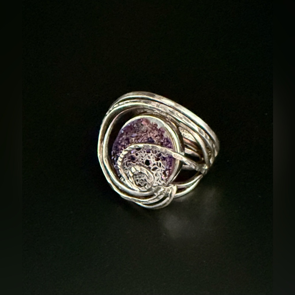 Fascinating Ring of Sterling Silver & Purple Druzy. Unusual & Artistic. Italy.